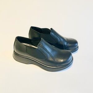 Dansko Black Genuine Leather Rubber Outsole Loafers size EUR 39, US 8.5